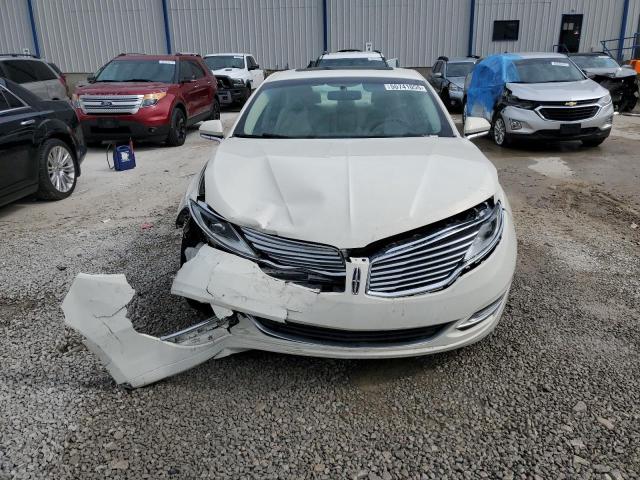 3LN6L2JK2DR801267 - 2013 LINCOLN MKZ WHITE photo 5