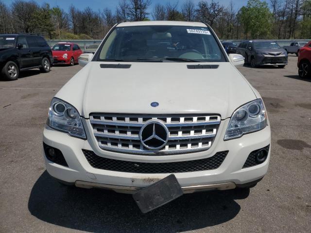4JGBB8GB8AA572076 - 2010 MERCEDES-BENZ ML 350 4MATIC WHITE photo 5