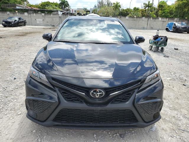 4T1G11AK8PU724891 - 2023 TOYOTA CAMRY SE NIGHT SHADE BLACK photo 5