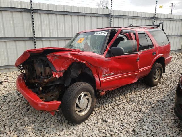 1GNDT13WX2K177913 - 2002 CHEVROLET BLAZER RED photo 1