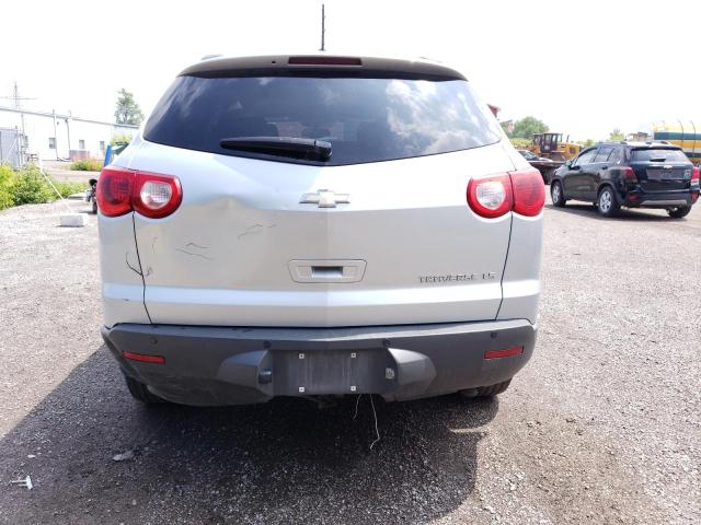 1GNKREED1CJ212886 - 2012 CHEVROLET TRAVERSE LS SILVER photo 6