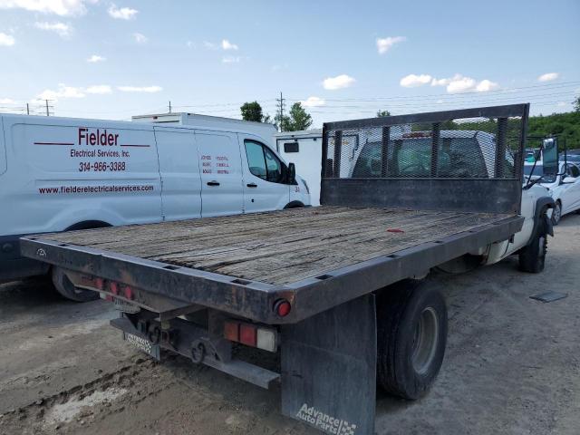 1GBJC34U17E155569 - 2007 CHEVROLET SILVERADO C3500 WHITE photo 3