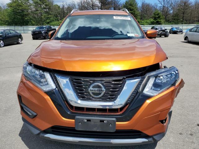 5N1AT2MVXJC796605 - 2018 NISSAN ROGUE S ORANGE photo 5