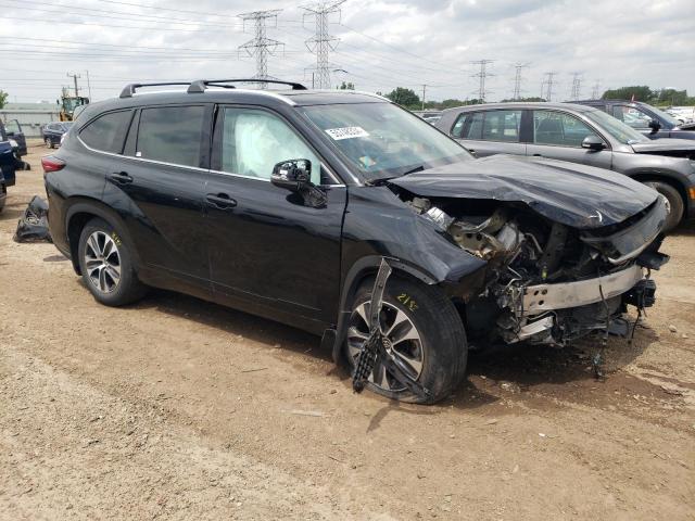 5TDGZRBH6NS573727 - 2022 TOYOTA HIGHLANDER XLE BLACK photo 4