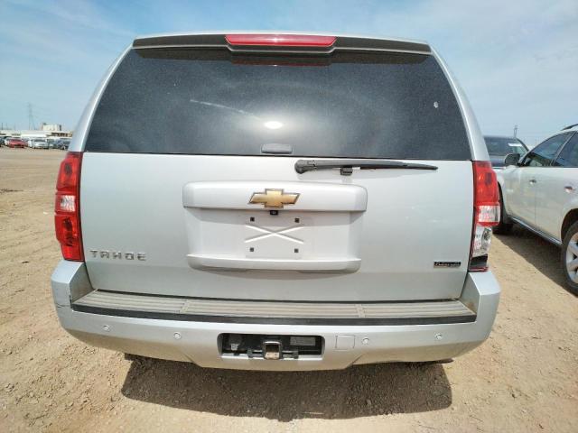 1GNSCAE08BR260537 - 2011 CHEVROLET TAHOE C1500  LS SILVER photo 6