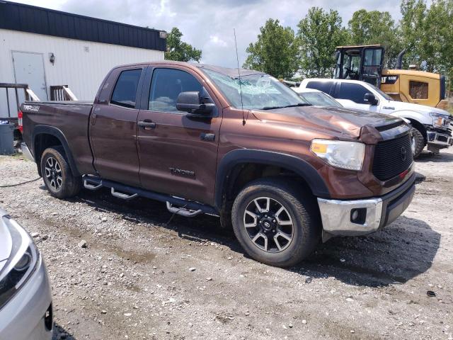 5TFUW5F14GX563907 - 2016 TOYOTA TUNDRA DOUBLE CAB SR/SR5 BROWN photo 4