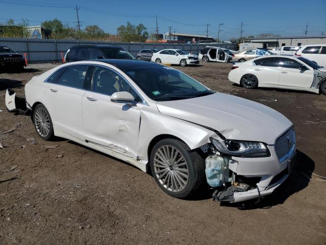 3LN6L5E90HR603088 - 2017 LINCOLN MKZ RESERVE WHITE photo 4