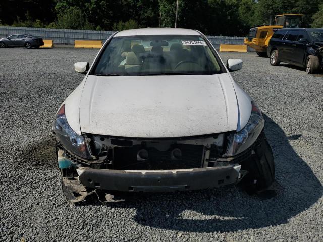 1HGCP26389A027476 - 2009 HONDA ACCORD LX WHITE photo 5