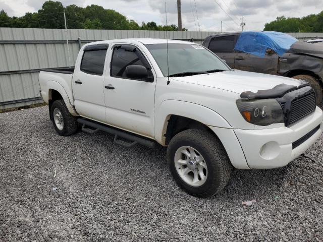 3TMJU4GN1BM124215 - 2011 TOYOTA TACOMA DOUBLE CAB PRERUNNER WHITE photo 4
