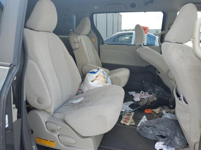 5TDKK3DC8BS105846 - 2011 TOYOTA SIENNA LE GREEN photo 11