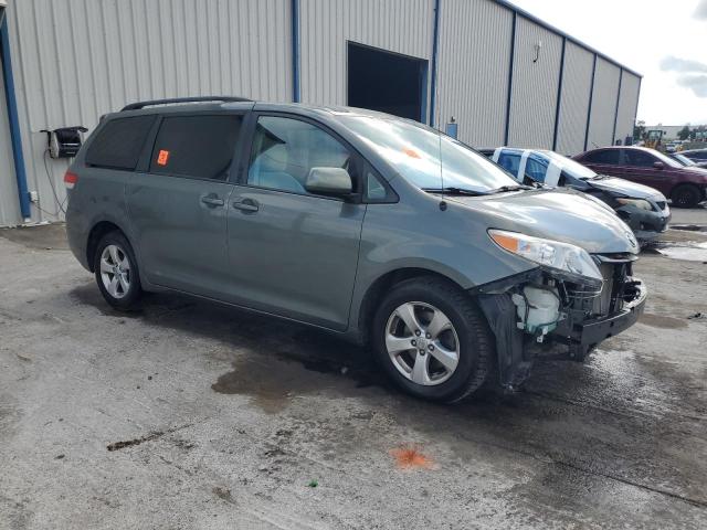 5TDKK3DC8BS105846 - 2011 TOYOTA SIENNA LE GREEN photo 4