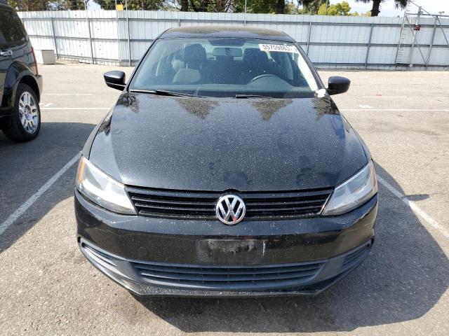 3VW2K7AJ7DM283399 - 2013 VOLKSWAGEN JETTA BASE Schwarz Foto 5