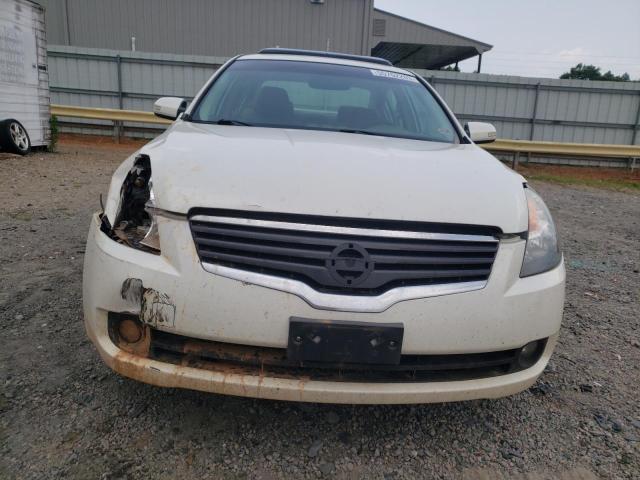 1N4BL21E68C168151 - 2008 NISSAN ALTIMA 3.5SE WHITE photo 5