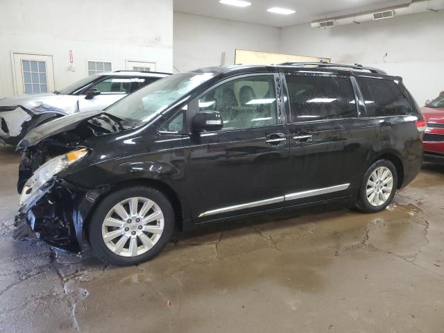 2013 TOYOTA SIENNA XLE, null