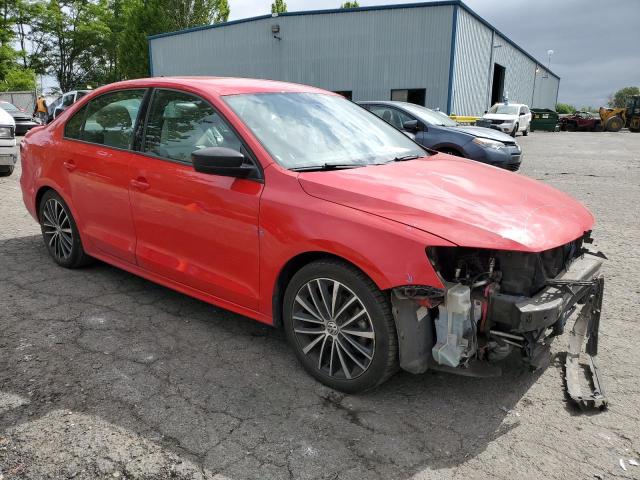 3VWD17AJ3GM388229 - 2016 VOLKSWAGEN JETTA SPORT RED photo 4