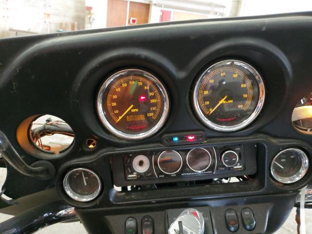 1HD1FCW192Y622796 - 2002 HARLEY-DAVIDSON FLHTCUI 黑色 照片 8