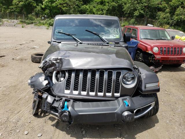1C4JJXP60NW228217 - 2022 JEEP WRANGLER U SAHARA 4XE GRAY photo 5