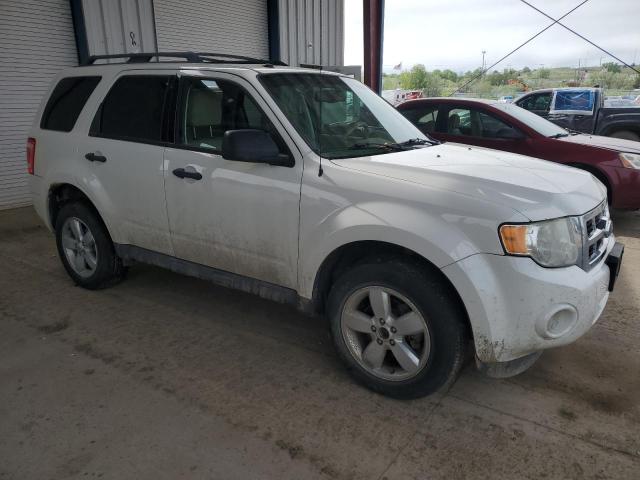 1FMCU9DG9BKC11164 - 2011 FORD ESCAPE XLT WHITE photo 4