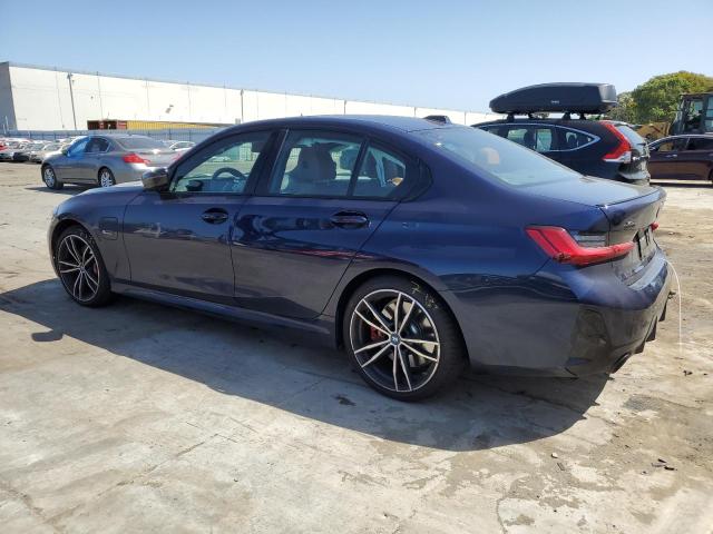 3MW39FS02P8C97353 - 2023 BMW 330XE ლურჯი ფოტო 2