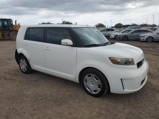 JTLKE50E881035835 - 2008 TOYOTA SCION XB WHITE photo 4