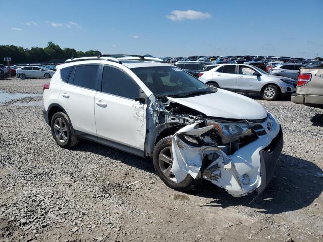 JTMRFREV6FD154843 - 2015 TOYOTA RAV4 XLE WHITE photo 4