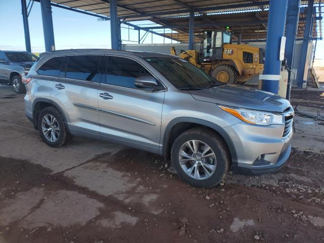 5TDJKRFH7FS116804 - 2015 TOYOTA HIGHLANDER XLE 银色 照片 4