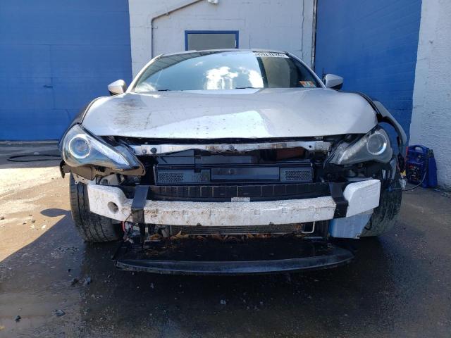 JF1ZNAA17F8709093 - 2015 TOYOTA SCION FR-S 银色 照片 5