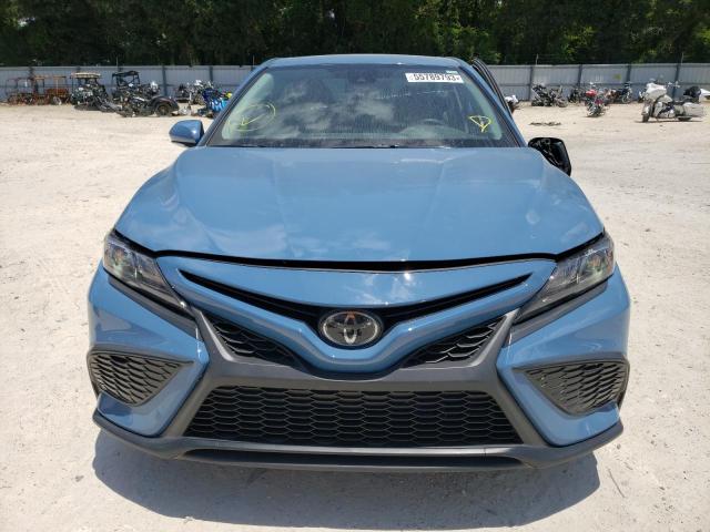 4T1G11AK4PU101137 - 2023 TOYOTA CAMRY SE NIGHT SHADE BLUE photo 5