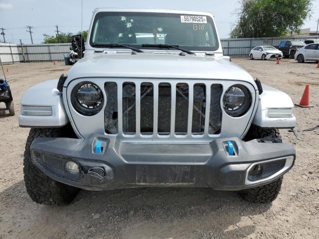 1C4JJXP67NW213763 - 2022 JEEP WRANGLER U SAHARA 4XE SILVER photo 5