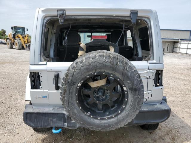 1C4JJXP67NW213763 - 2022 JEEP WRANGLER U SAHARA 4XE SILVER photo 6