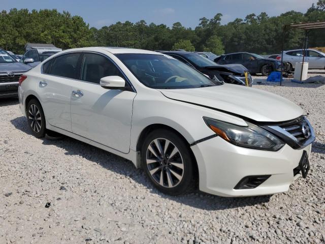 1N4AL3AP8HC266083 - 2017 NISSAN ALTIMA 2.5 WHITE photo 4