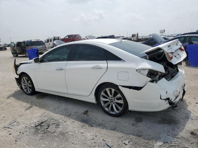 5NPEC4AC3CH467501 - 2012 HYUNDAI SONATA SE WHITE photo 2