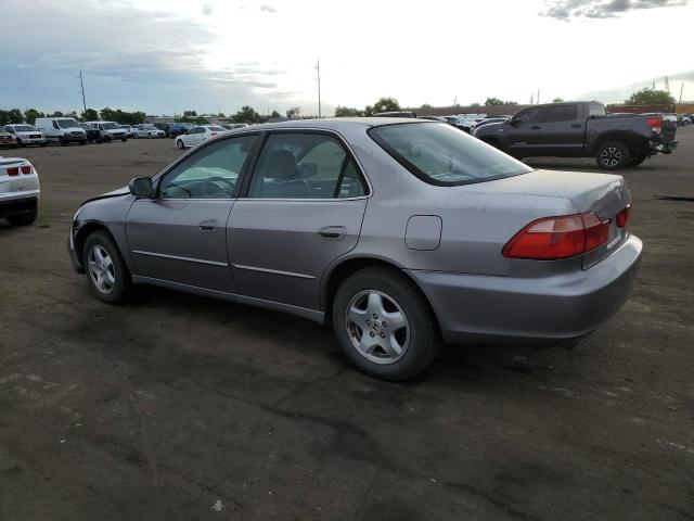 1HGCG1655YA054869 - 2000 HONDA ACCORD EX SILVER photo 2