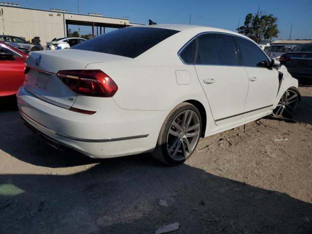 1VWDT7A34HC071218 - 2017 VOLKSWAGEN PASSAT R-LINE Ақ фото 3