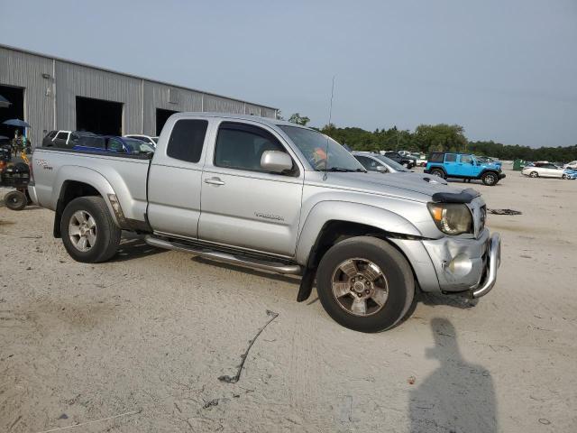 5TETU62N59Z611989 - 2009 TOYOTA TACOMA PRERUNNER ACCESS CAB SILVER photo 4