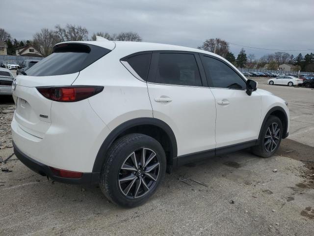JM3KFBCM7J0455454 - 2018 MAZDA CX-5 TOURING თეთრი ფოტო 3