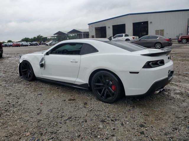 2G1FG1EW3F9286104 - 2015 CHEVROLET CAMARO SS WHITE photo 2
