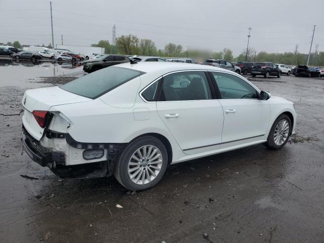 1VWBT7A36HC061085 - 2017 VOLKSWAGEN PASSAT SE WHITE photo 3
