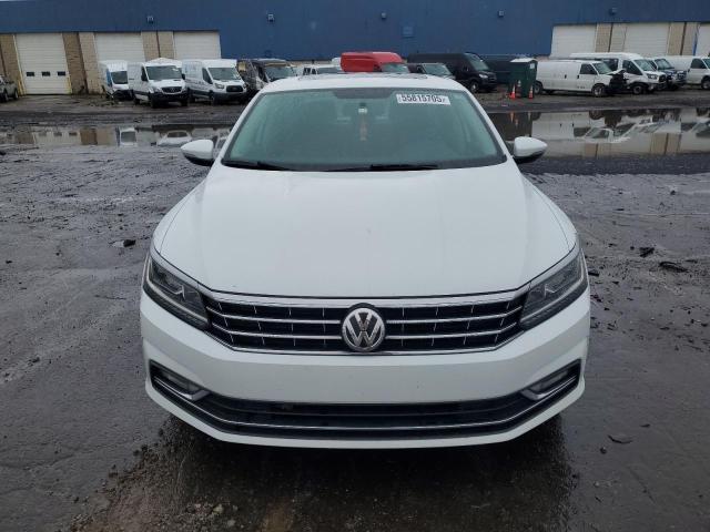 1VWBT7A36HC061085 - 2017 VOLKSWAGEN PASSAT SE WHITE photo 5
