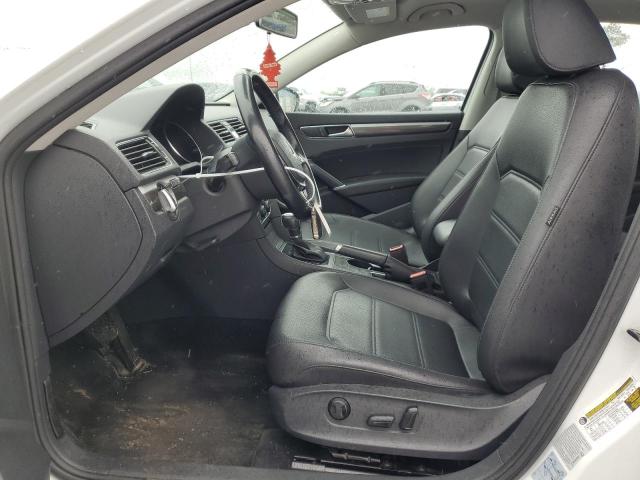 1VWBT7A36HC061085 - 2017 VOLKSWAGEN PASSAT SE WHITE photo 7