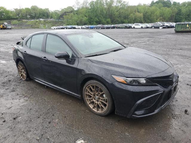 4T1G11BKXRU108692 - 2024 TOYOTA CAMRY SE NIGHT SHADE BLACK photo 4