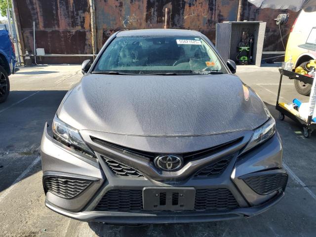 4T1G11AK3RU238136 - 2024 TOYOTA CAMRY SE NIGHT SHADE GRAY photo 5