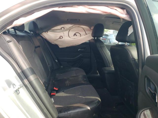 1G11C5SL0FF303679 - 2015 CHEVROLET MALIBU 1LT SILVER photo 10