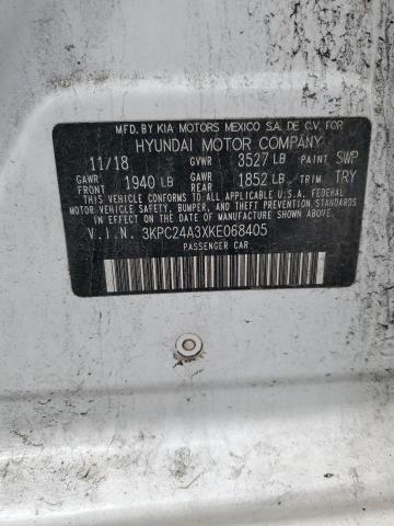 3KPC24A3XKE068405 - 2019 HYUNDAI ACCENT SE WHITE photo 12