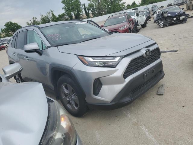 2T3W1RFV8NC202202 - 2022 TOYOTA RAV4 XLE GRAY photo 4