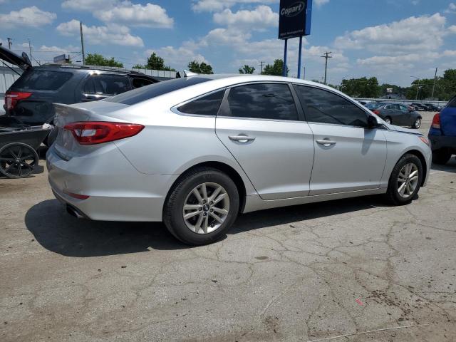 5NPE24AF3FH003433 - 2015 HYUNDAI SONATA SE SILVER photo 3