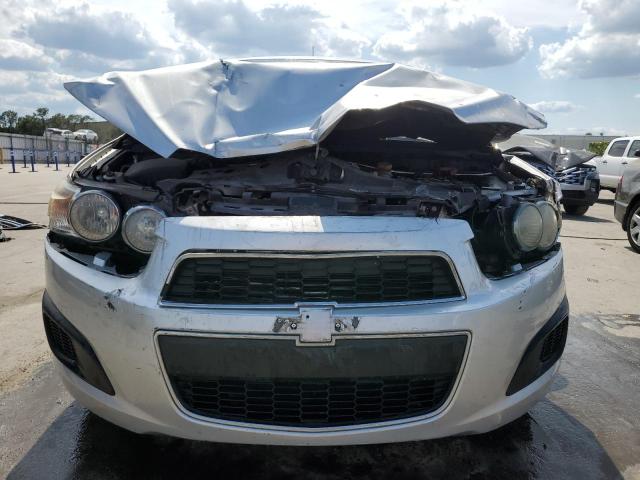 1G1JA5SH6D4107384 - 2013 CHEVROLET SONIC LS SILVER photo 5
