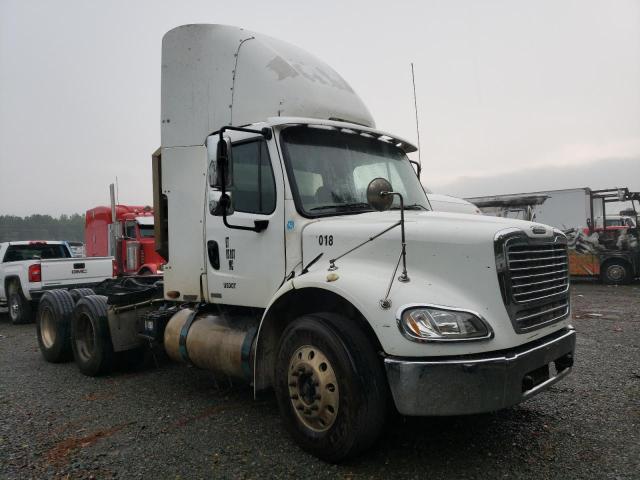 1FUJC5DE55HU23687 - 2005 FREIGHTLINER M2 112 MEDIUM DUTY WHITE photo 1