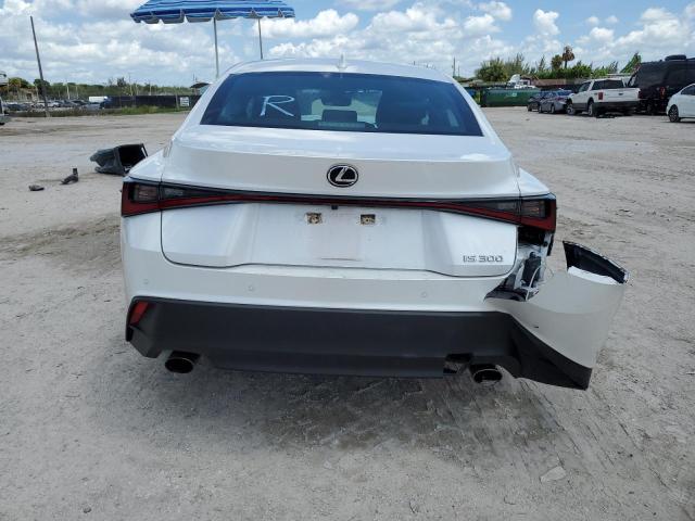 JTHCA1D29M5114727 - 2021 LEXUS IS 300 WHITE photo 6