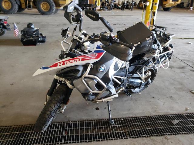 WB10M1305N6F28384 - 2022 BMW R 1250 GS ADVENTURE WHITE photo 2